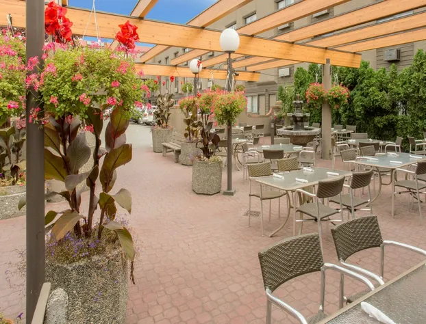 Ramada Hotel & Conference Center by Wyndham Kelowna hotel detail image 1