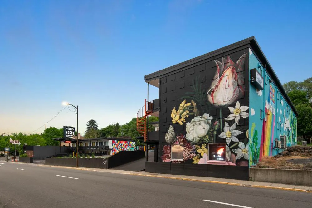 Hotel McCoy - Art, Coffee, Beer, Wine hotel hero