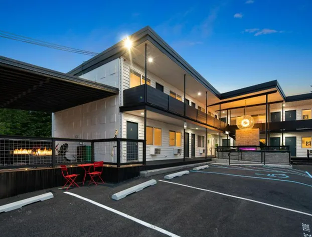 Hotel McCoy - Art, Coffee, Beer, Wine hotel detail image 1