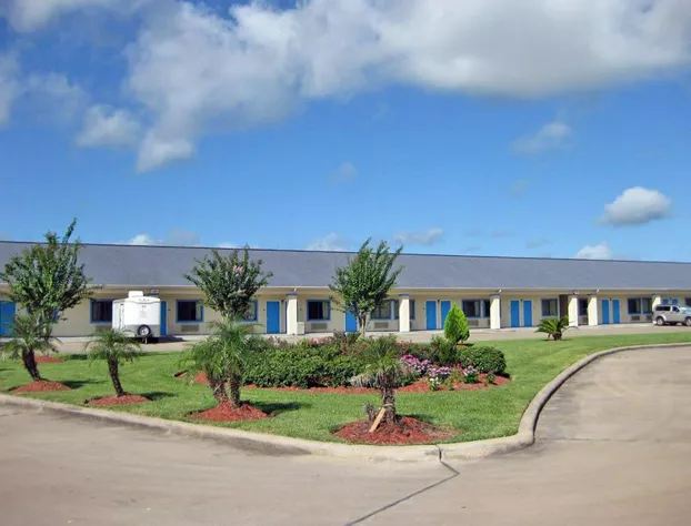 Scottish Inn and Suites hotel detail image 1