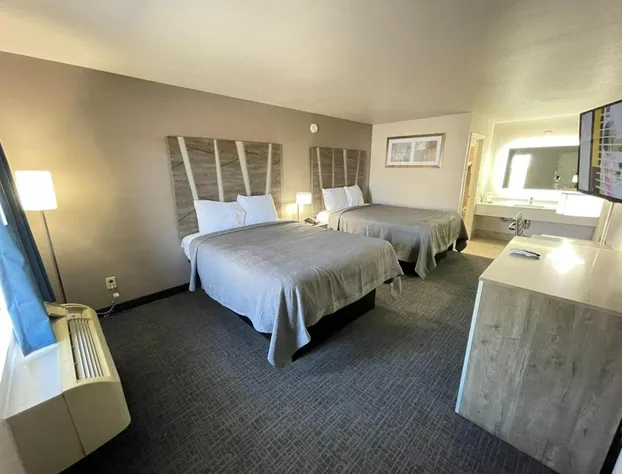 Excellent Inn & Suites hotel detail image 2