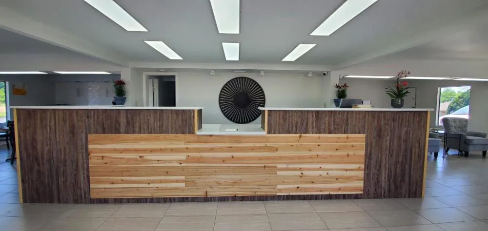 Excellent Inn & Suites hotel detail image 1