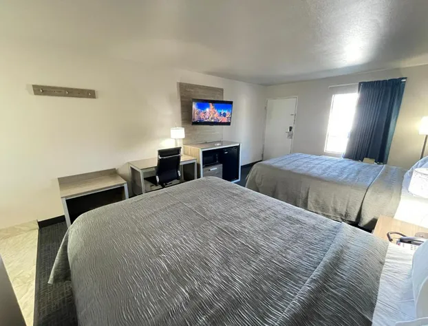 Excellent Inn & Suites hotel detail image 4