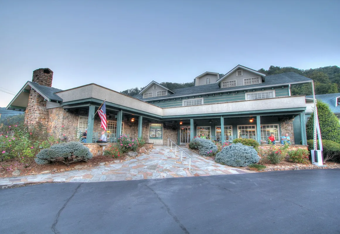 The Historic Gatlinburg Inn hotel hero