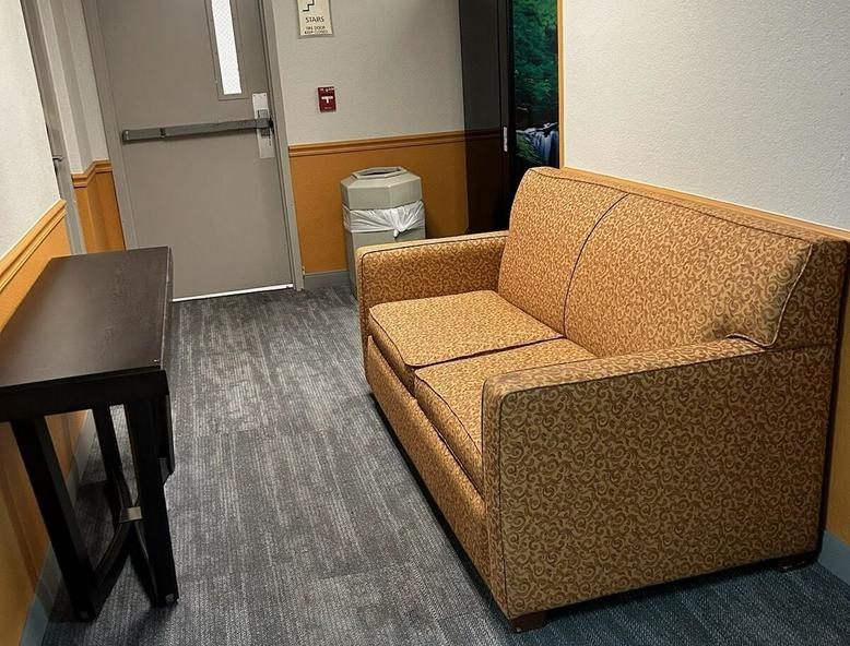 La Quinta Inn & Suites by Wyndham Orlando South hotel detail image 4