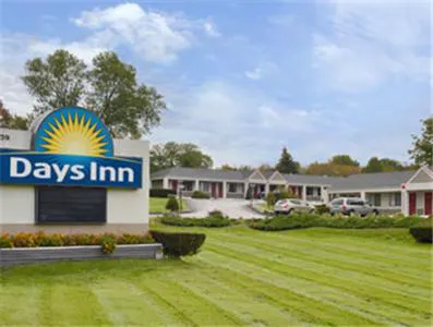 Days Inn by Wyndham Middletown hotel hero