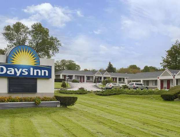 Days Inn by Wyndham Middletown hotel detail image 1