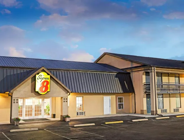 Super 8 Carrollton By Wyndham hotel detail image 2