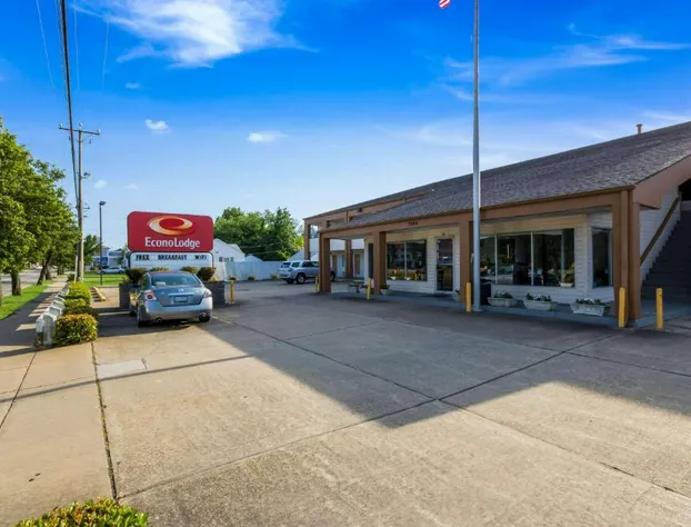 Econo Lodge Little Creek hotel detail image 1