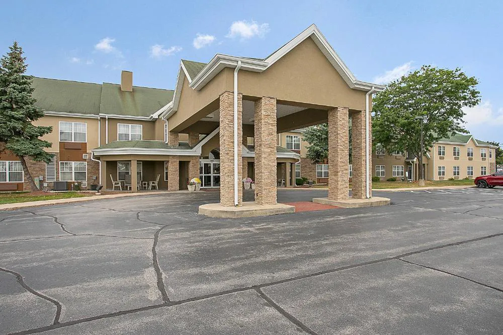 Country Inn & Suites by Radisson, Green Bay, WI hotel hero