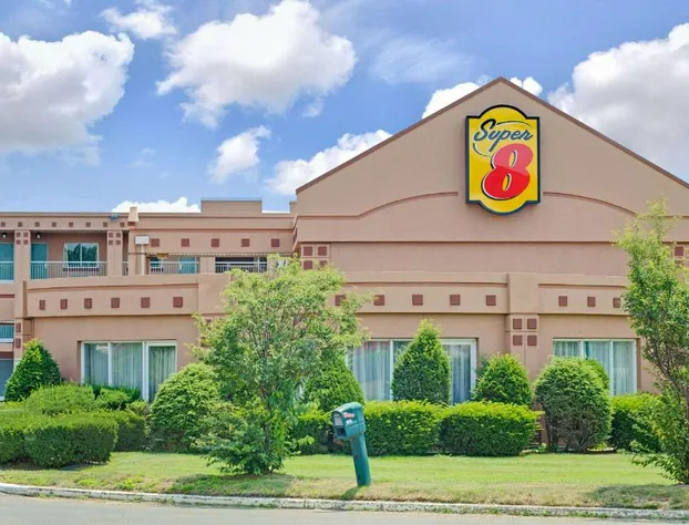 Super 8 by Wyndham Milford/New Haven hotel detail image 1