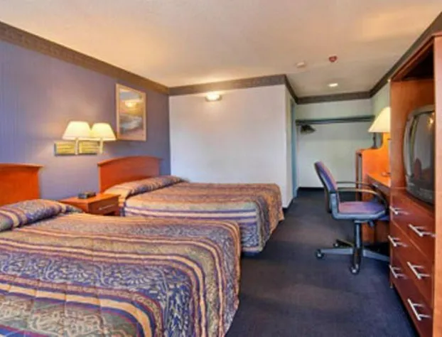 Super 8 by Wyndham Milford/New Haven hotel detail image 3