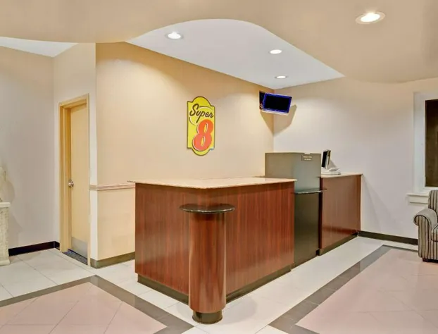 Super 8 by Wyndham Milford/New Haven hotel detail image 2