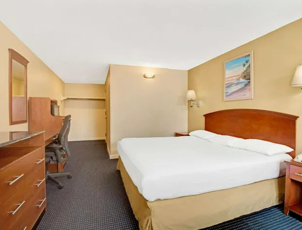 Super 8 by Wyndham Milford/New Haven hotel detail image 3