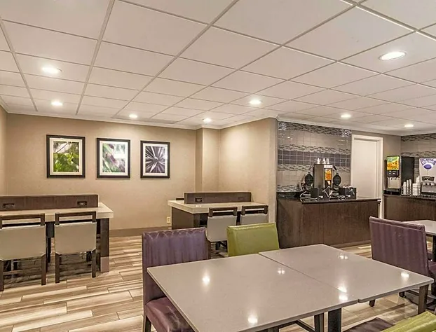 Wingate by Wyndham Brunswick GA / I-95 hotel detail image 2