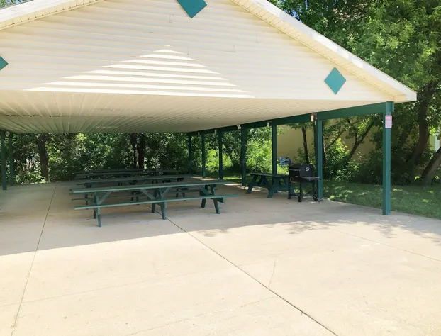 Super 8 by Wyndham Three Rivers hotel detail image 3