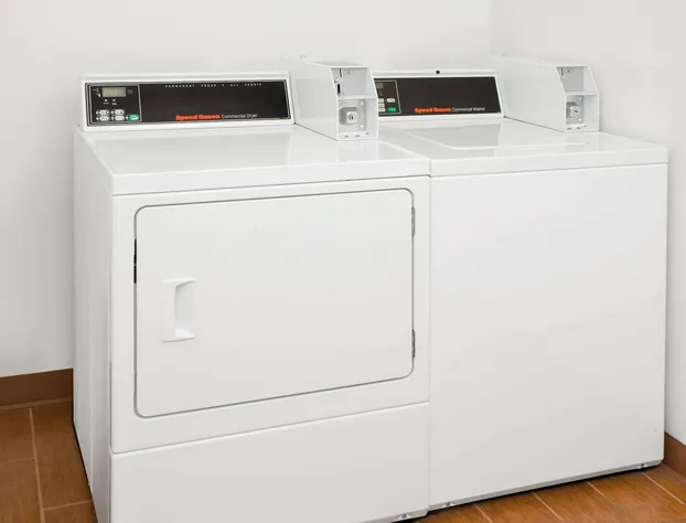 Super 8 by Wyndham Three Rivers hotel detail image 4