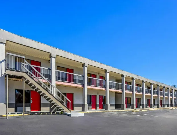 Americas Best Value Inn Ft. Jackson hotel detail image 3