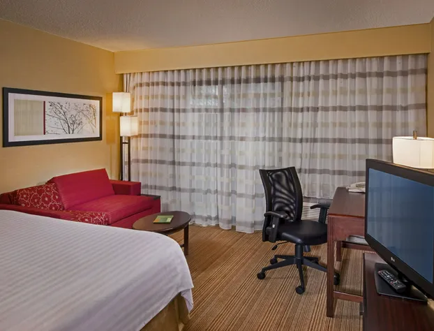 Courtyard by Marriott Richmond Northwest hotel detail image 3