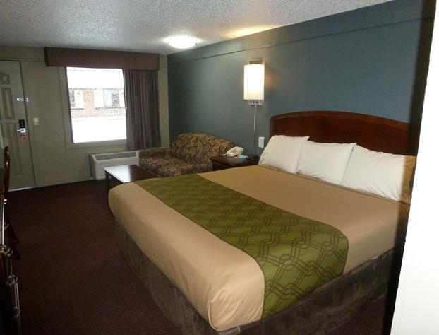 Econo Lodge Pittsburgh I-79 hotel detail image 1