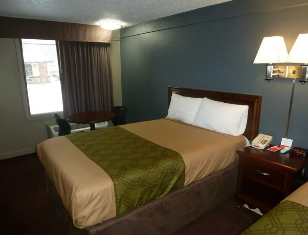 Econo Lodge Pittsburgh I-79 hotel detail image 3