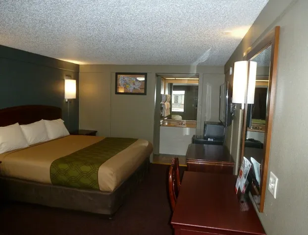 Econo Lodge Pittsburgh I-79 hotel detail image 4