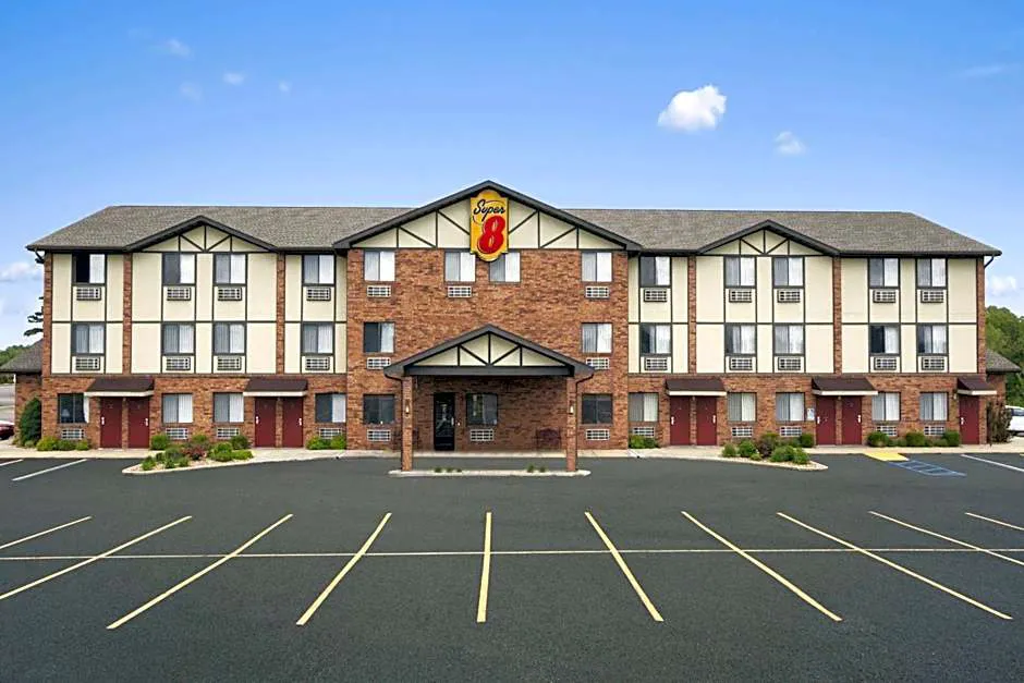 Super 8 by Wyndham Cuba hotel hero