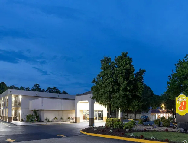 Super 8 by Wyndham Williamsburg/Historic Area hotel detail image 1