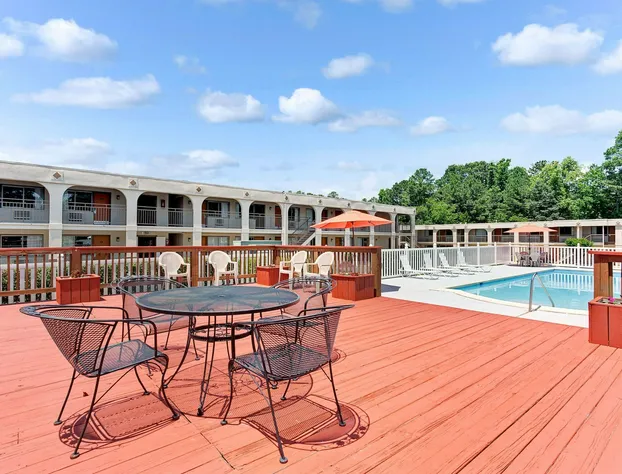 Super 8 by Wyndham Williamsburg/Historic Area hotel detail image 2