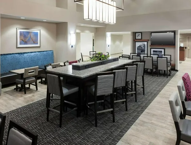 Hampton Inn & Suites Davenport hotel detail image 2