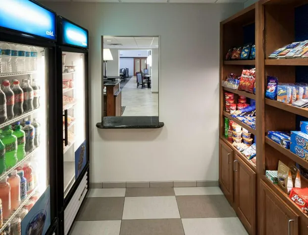 Hampton Inn & Suites Davenport hotel detail image 1