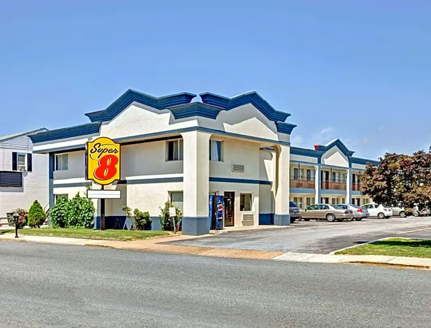 Super 8 by Wyndham Newark DE hotel detail image 1