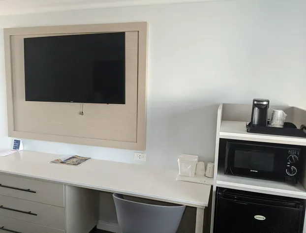 Ramada Limited Redondo Beach hotel detail image 3