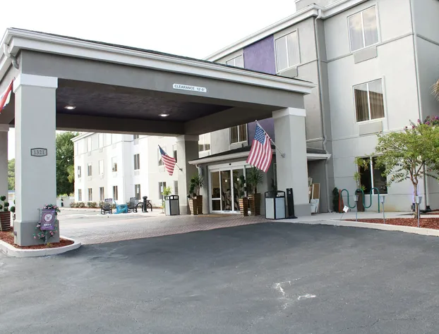 Wingate By Wyndham Kings Bay Naval Base hotel detail image 2