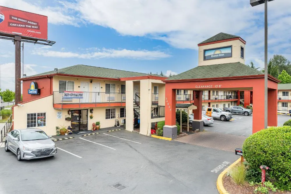 Days Inn by Wyndham Federal Way hotel hero