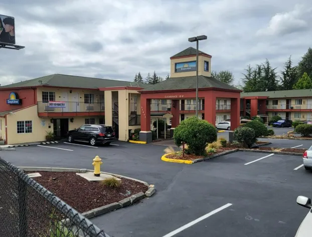 Days Inn by Wyndham Federal Way hotel detail image 2