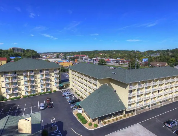 Comfort Inn & Suites At Dollywood Lane hotel detail image 1