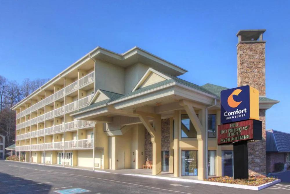 Comfort Inn & Suites At Dollywood Lane hotel hero