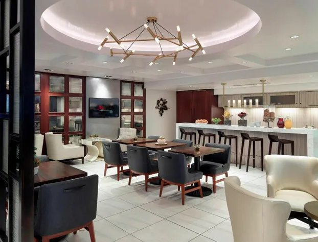 New Orleans Marriott Metairie at Lakeway hotel detail image 2