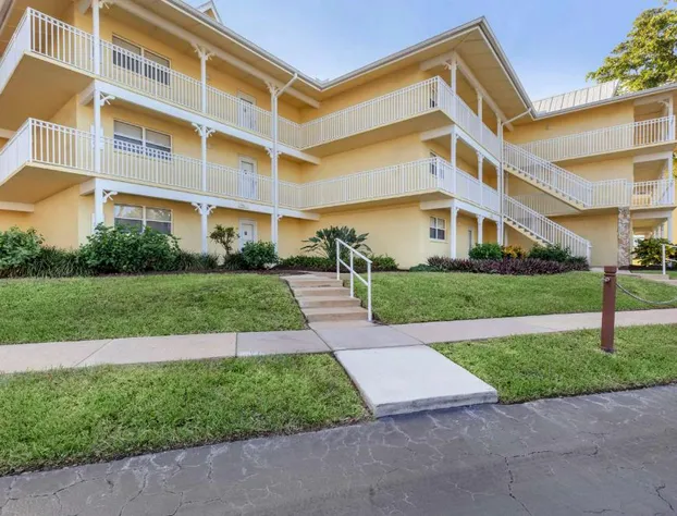 Hilton Vacation Club Charter Club Naples Bay hotel detail image 2