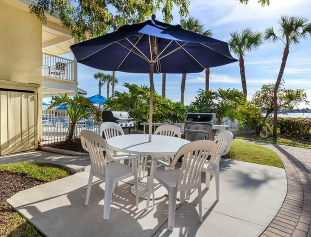 Hilton Vacation Club Charter Club Naples Bay hotel detail image 3