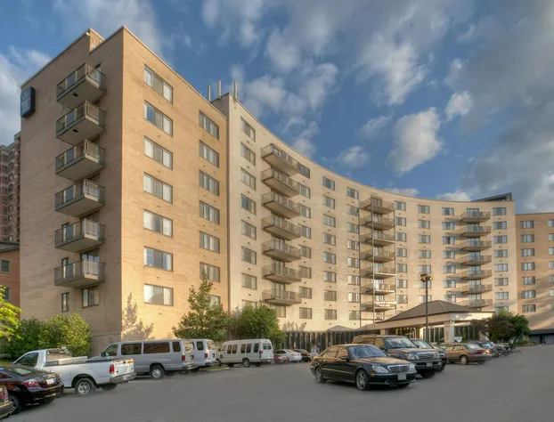 Arlington Court Suites, a Clarion Collection Hotel hotel detail image 1