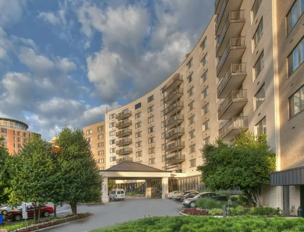 Arlington Court Suites, a Clarion Collection Hotel hotel detail image 2