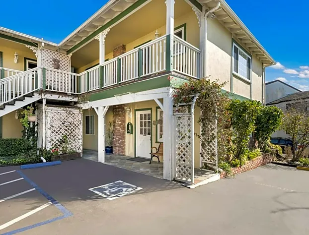 Carmel Inn And Suites hotel detail image 1