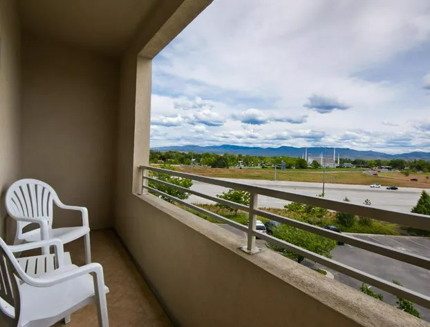 Oxford Suites Boise hotel detail image 2