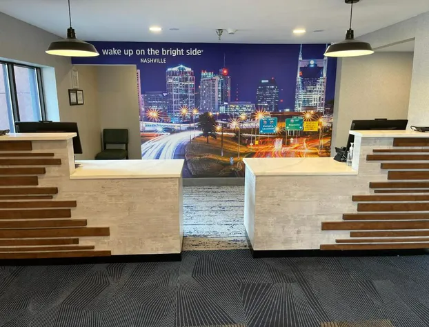 La Quinta Inn & Suites by Wyndham Nashville Airport hotel detail image 4