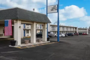 Rodeway Inn Dubuque hotel hero