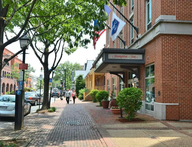 Hampton Inn Alexandria-Old Town/King St. Metro hotel detail image 2