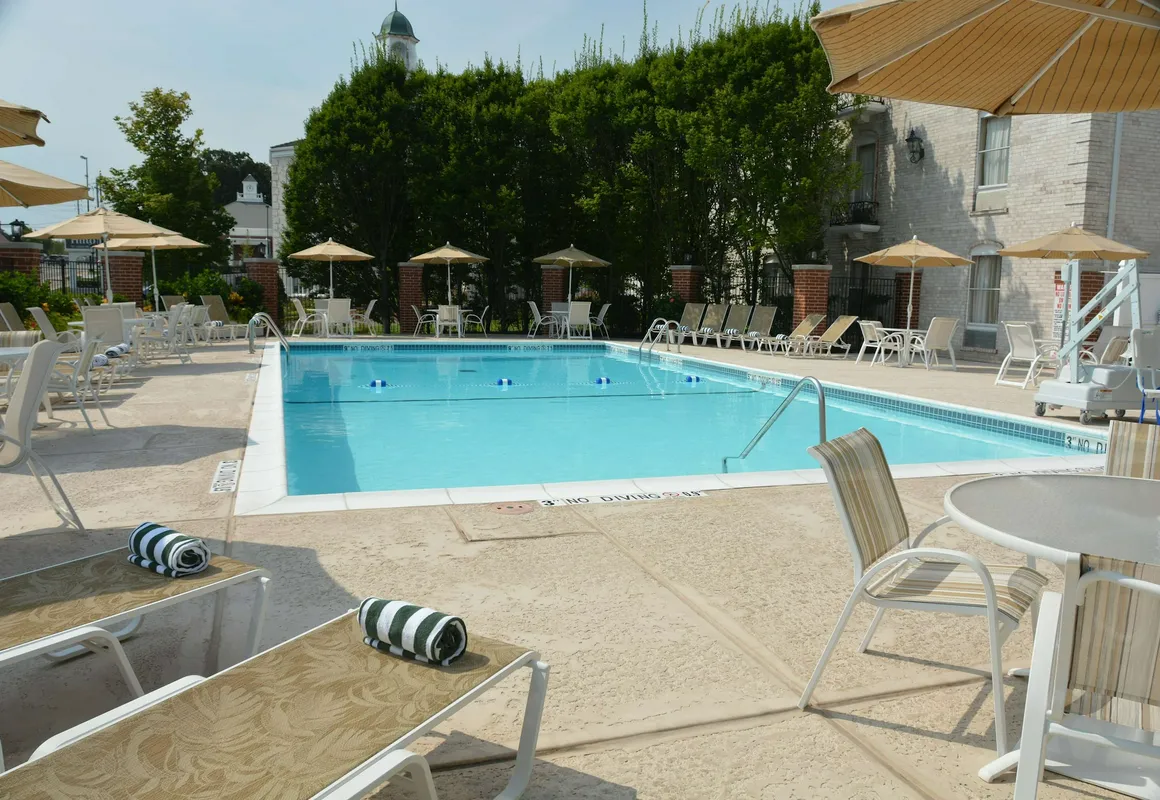 Hilton St. Louis Frontenac hotel hero