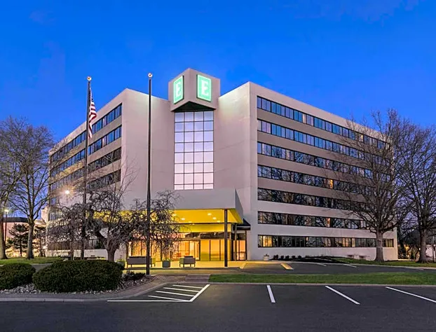 Embassy Suites by Hilton Kansas City Overland Park hotel detail image 1